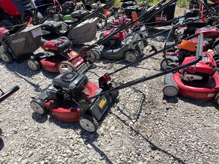 #6982-•-toro-lawn-mower-image-1