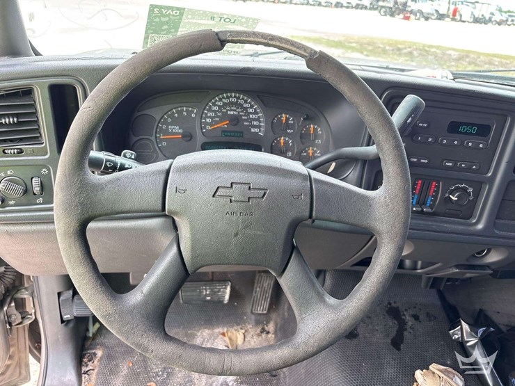2003-chevrolet-silverado-1500-image-12
