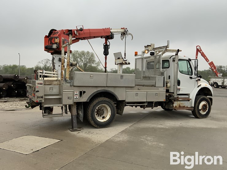 2012-freightliner-m2-106-image-13