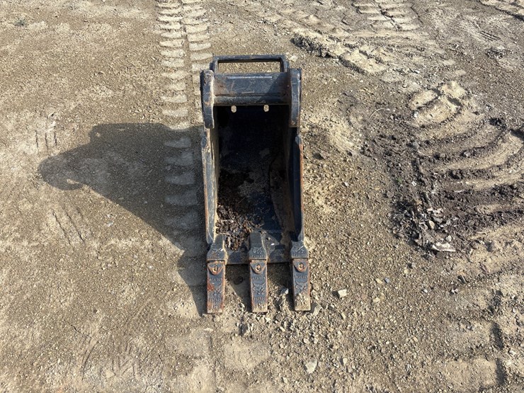 2018-bobcat-e32-image-9
