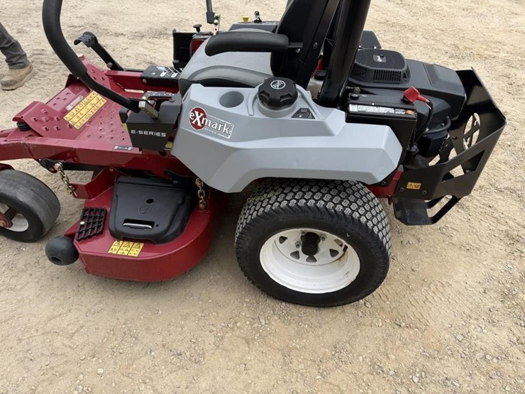 exmark-radius-zero-turn-mower-image-11