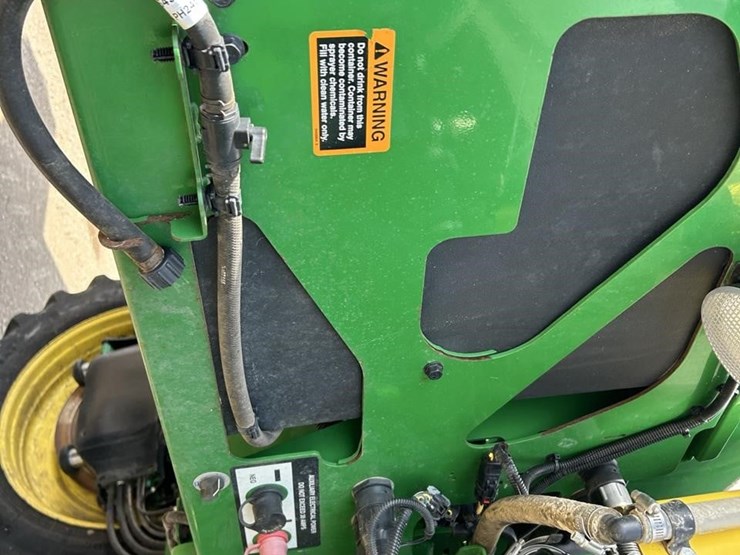 2020-john-deere-r4045-image-22
