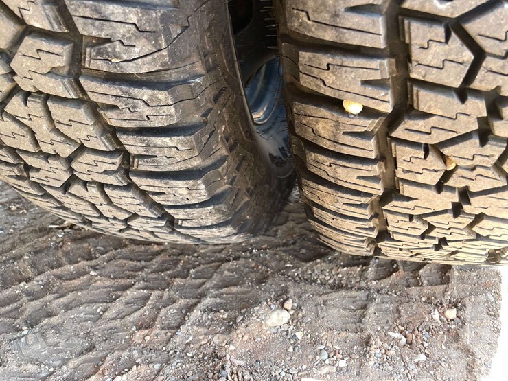 2012-dodge-ram-3500-image-21