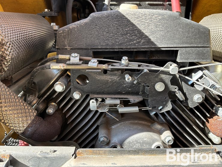 2024-massey-ferguson-730-image-14