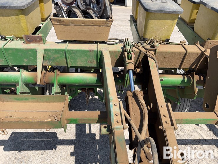 john-deere-7000-image-10