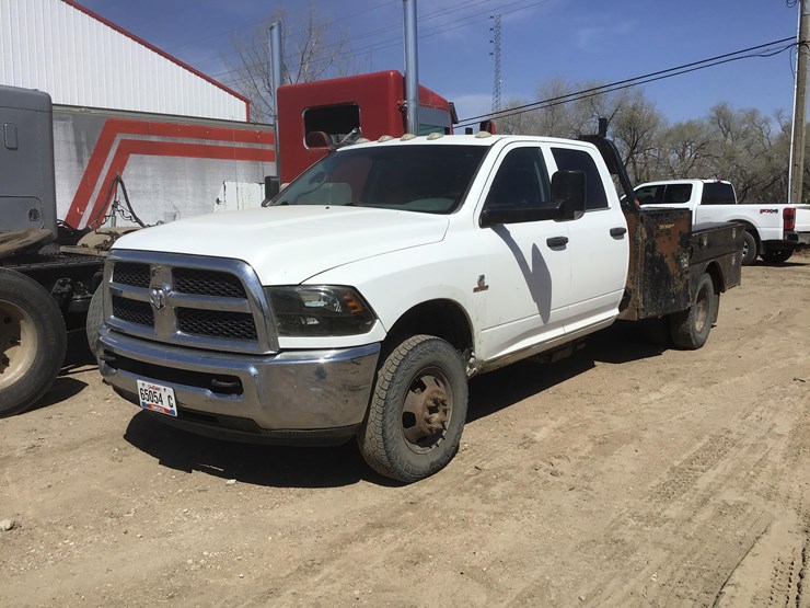 2013-dodge-3500-image-1
