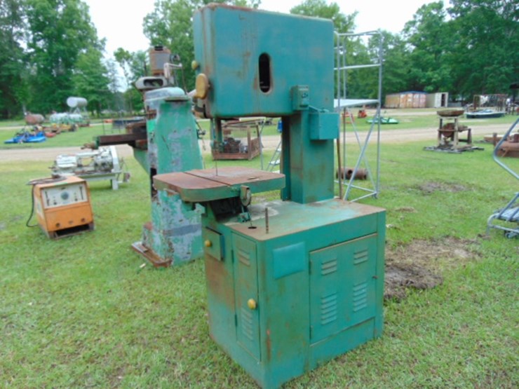 variable-speed-band-saw-image-3