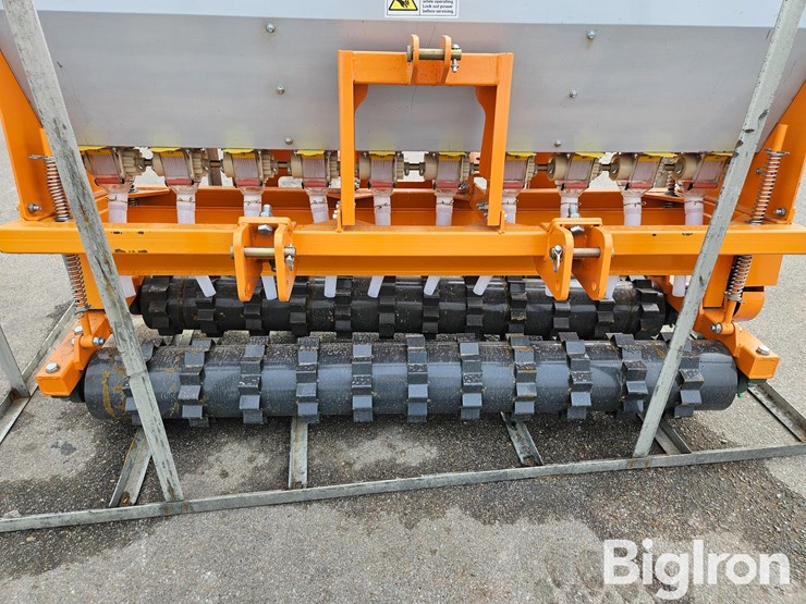 2025-caterpillar-12-image-15