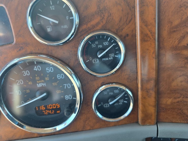2007-peterbilt-379-image-70