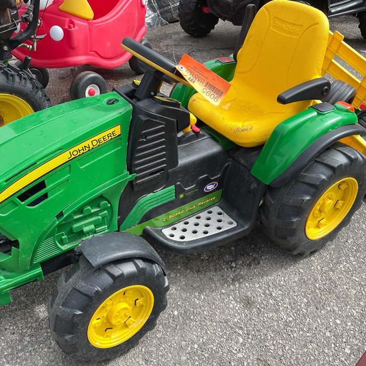 #9095 • Kids Electric Tractor (O3)