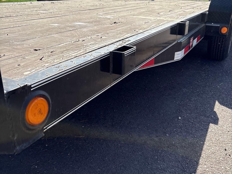 2019-pj-7ft-x-18ft-beaver-tail-bumper-hitch-trailer--1-owner-image-12