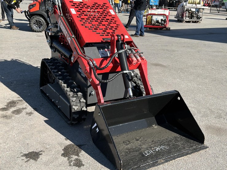 2026-massey-ferguson-730-image-3