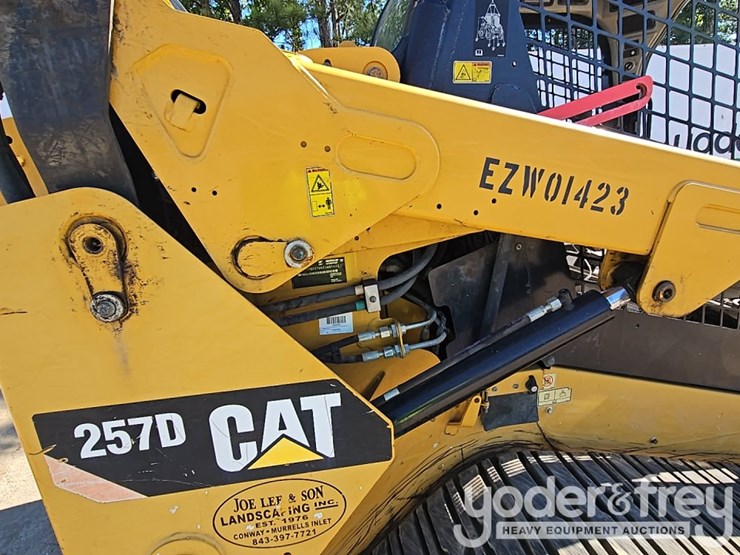 2015-caterpillar-257d-image-18