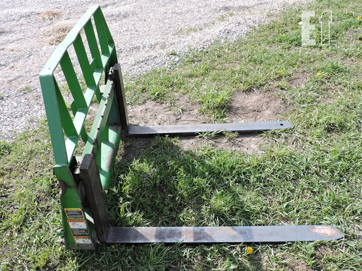 john-deere-specific,-front-loader-forks-image-1