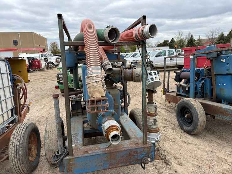 #3889-•-towable-water-pump-image-4