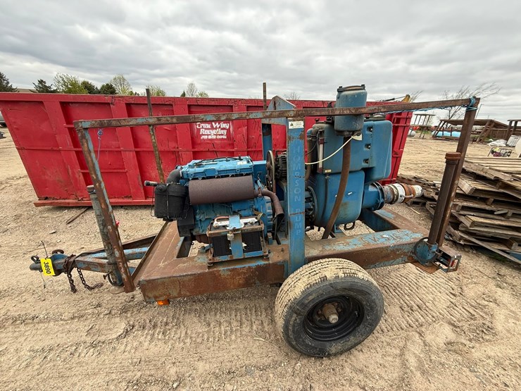 #3890-•-towable-water-pump-image-2