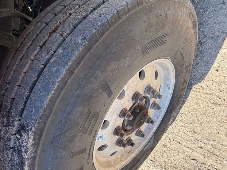 2016-kenworth-t880-image-37