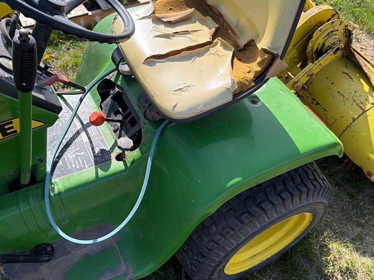 john-deere-212-image-14