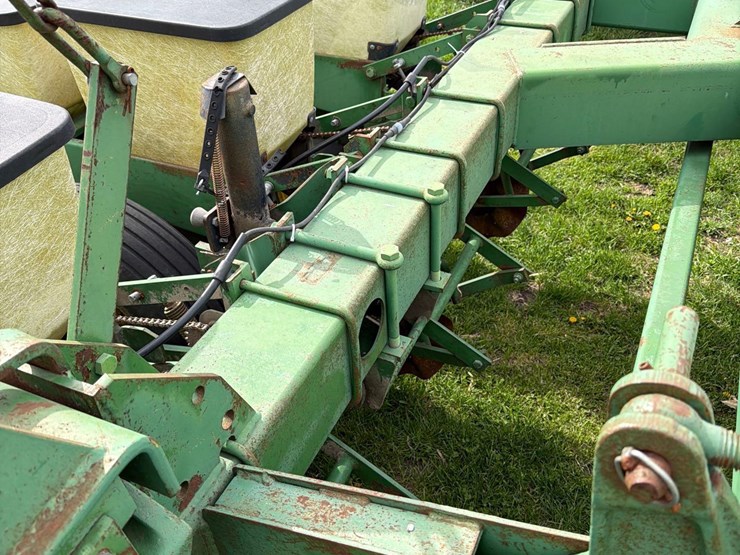 john-deere-7000-image-11