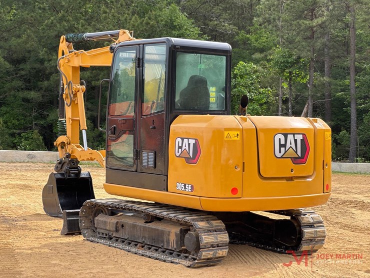 2021-caterpillar-305.5-image-1