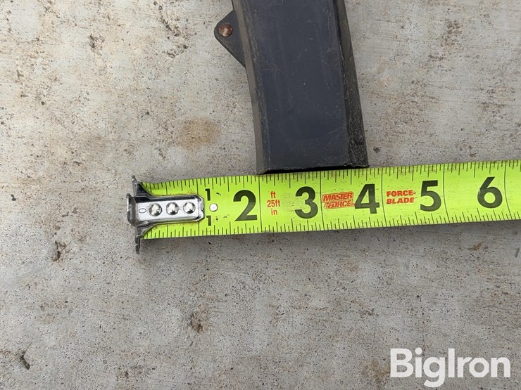 case-ih-planter-seed-tubes-w/-sensor-image-16