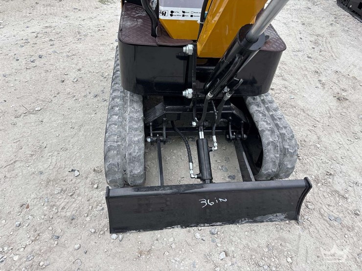 2026-cfg-industrial-h13r-mini-excavator-image-16
