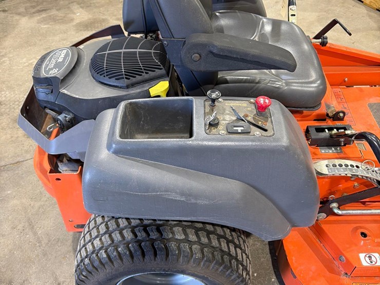 husqvarna-mz52-zero-turn-lawnmower-image-7