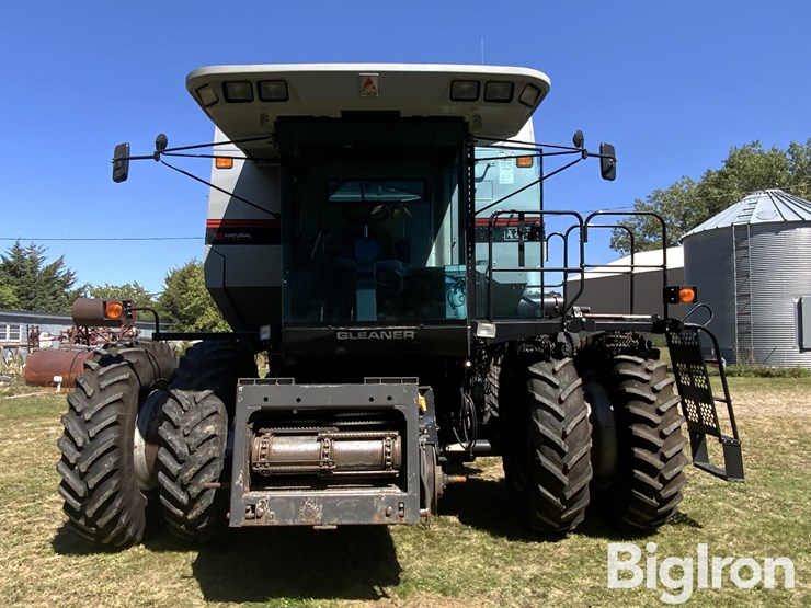 2000-gleaner-r62-image-2