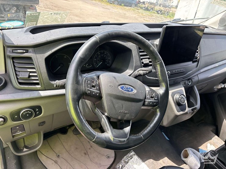 2023-ford-cargo-image-19