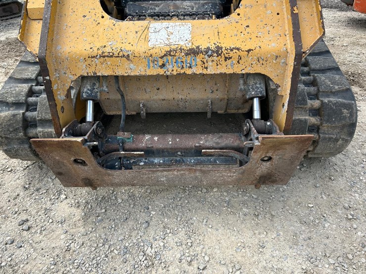 2015-caterpillar-299d-image-9