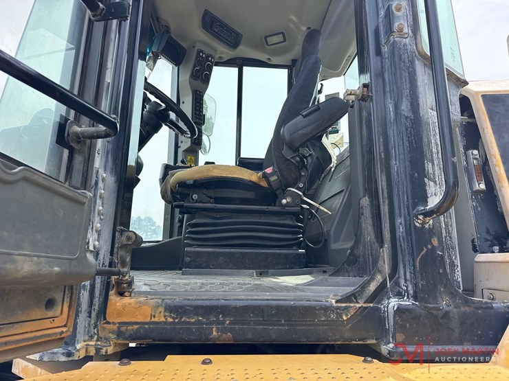 2013-caterpillar-950k-image-27