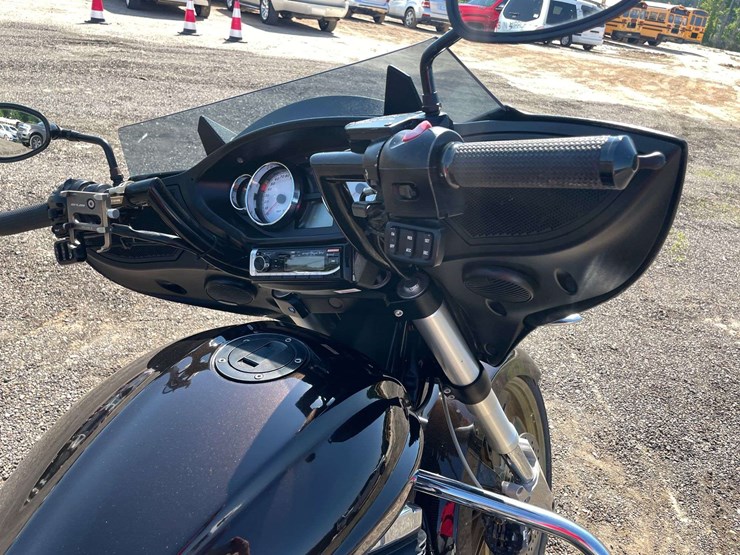 2014-polaris-victory-cross-country-motorcycle-(28,970-miles)-image-13