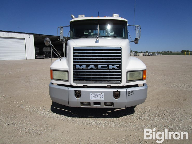 2003-mack-ch613-image-2