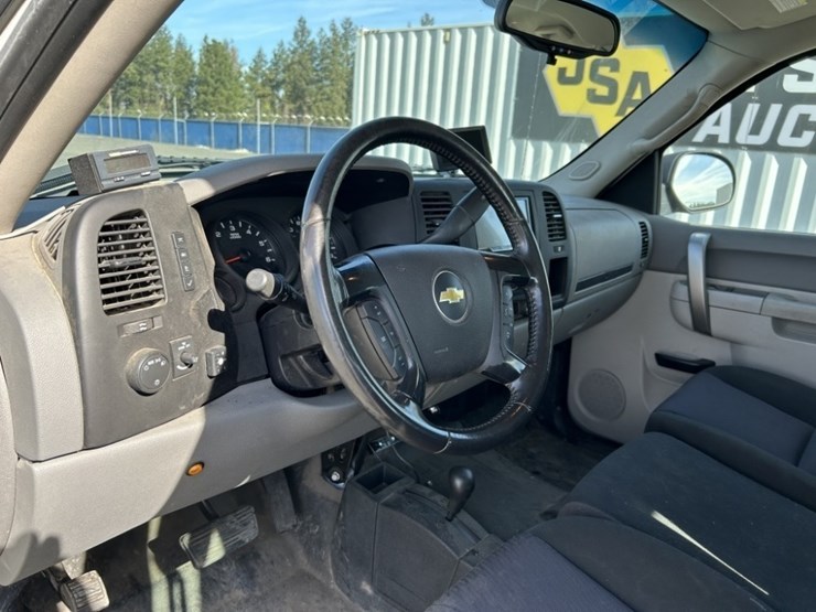 2013-chevrolet-silverado-1500-image-22