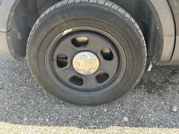 2017-ford-explorer-image-5