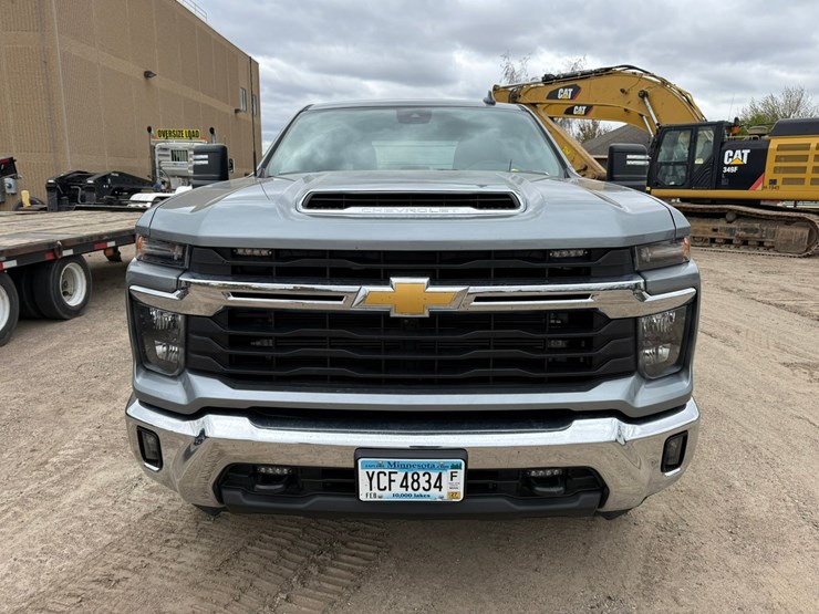 2024-chevrolet-3500-image-8