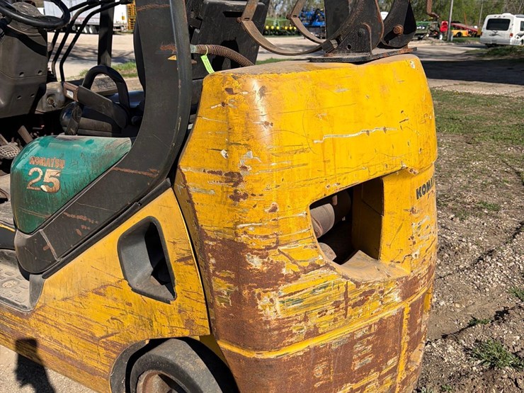 2007-komatsu-fg25st-propane-forklift-image-16