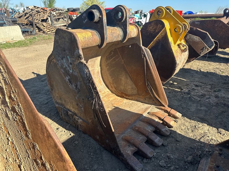 #4860-•-approx-54"-excavator-bucket-image-2