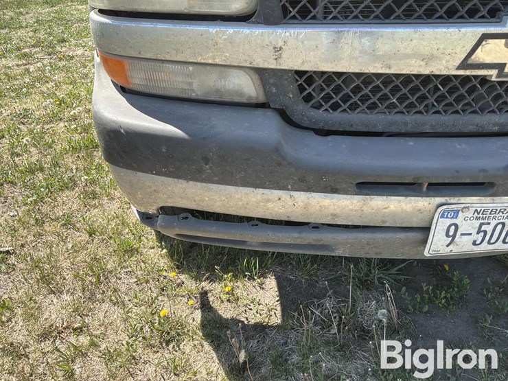 2002-chevrolet-silverado-3500-image-10