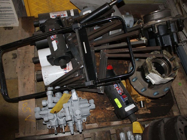 pallet-of-various-automotive-parts-image-2