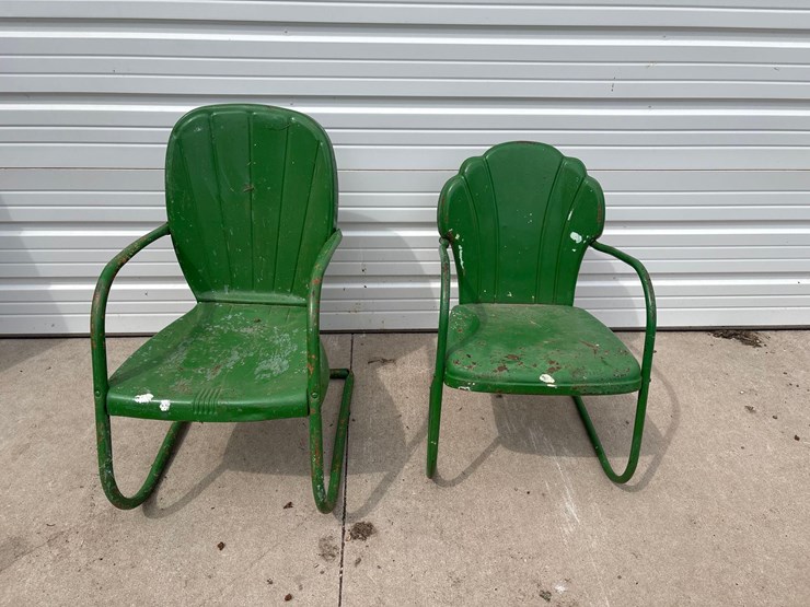 2---metal-lawn-chairs-image-1