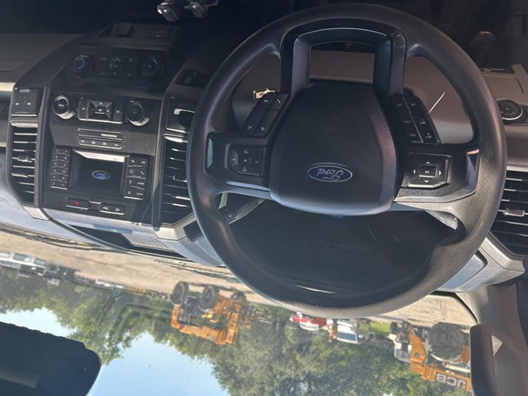 2020-ford-f550-image-14