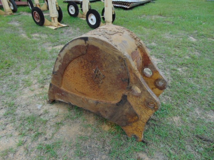mini-excavator-bucket-image-2