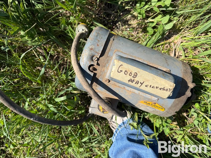 john-deere-33-image-15