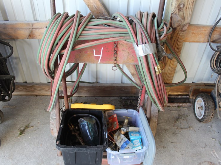 torch-,-hoses,-&-guages-w/-cart-&-spare-parts-image-2