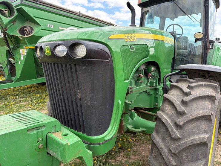 john-deere-8320-image-26