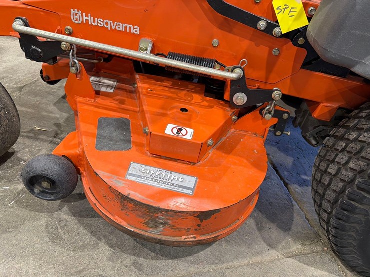husqvarna-mz52-zero-turn-lawnmower-image-11