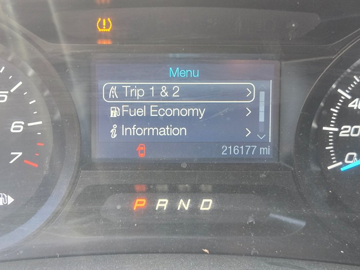 2015-ford-explorer-image-36