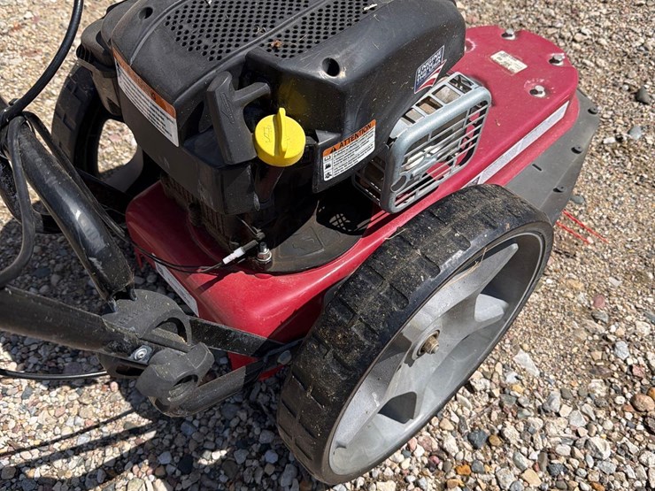 2025-earthquake-22”-weed-trimmer-image-3