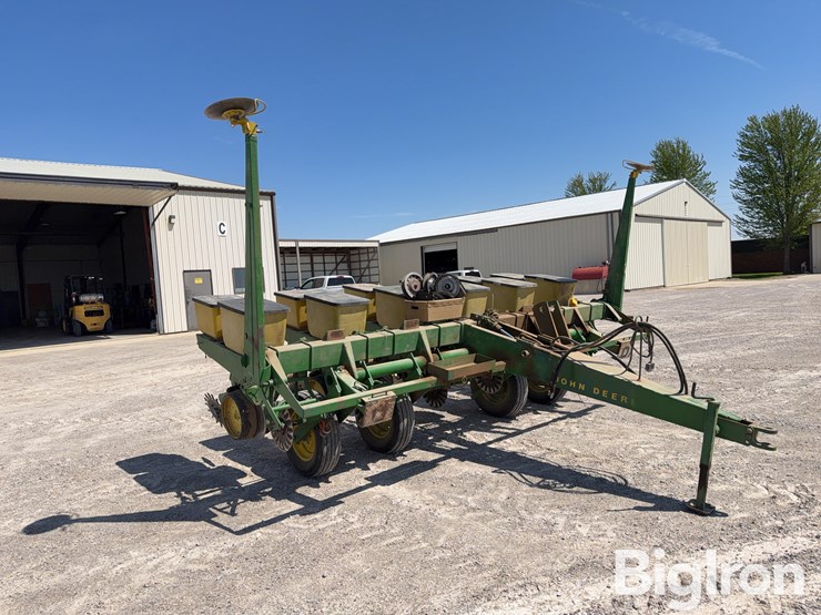 john-deere-7000-image-3